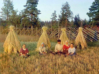 КАКОЙ БЫЛА РОССИЯ 100 ЛЕТ НАЗАД?